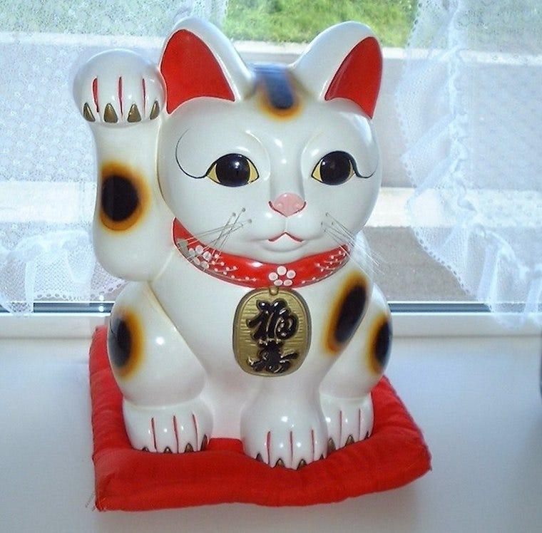 Calico lucky cat hotsell