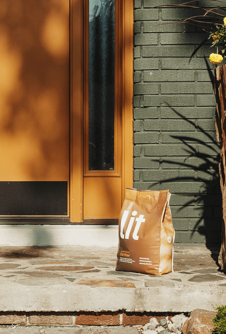 bag of Lit cat litter on doorstep