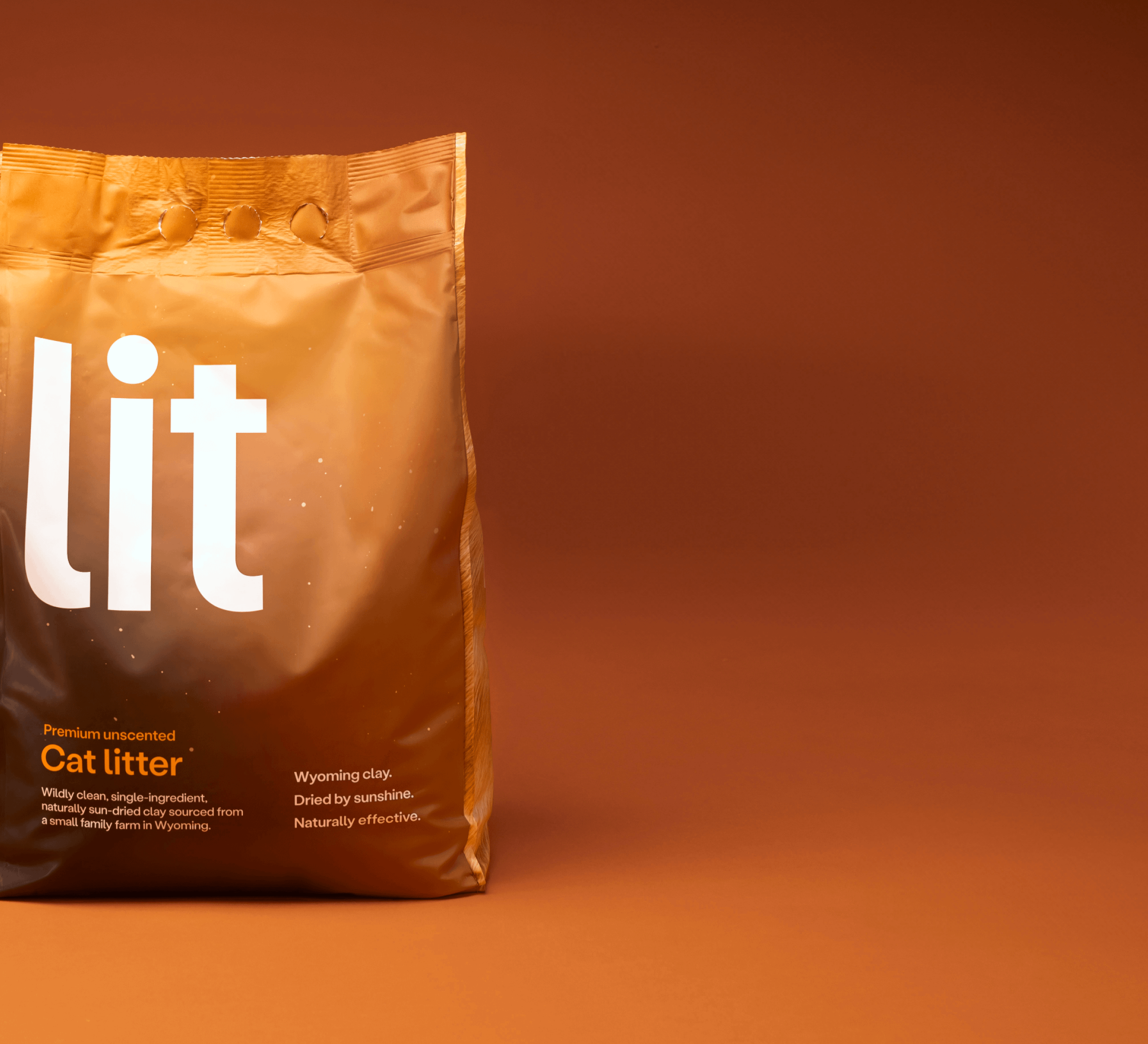 Lit premium cat litter