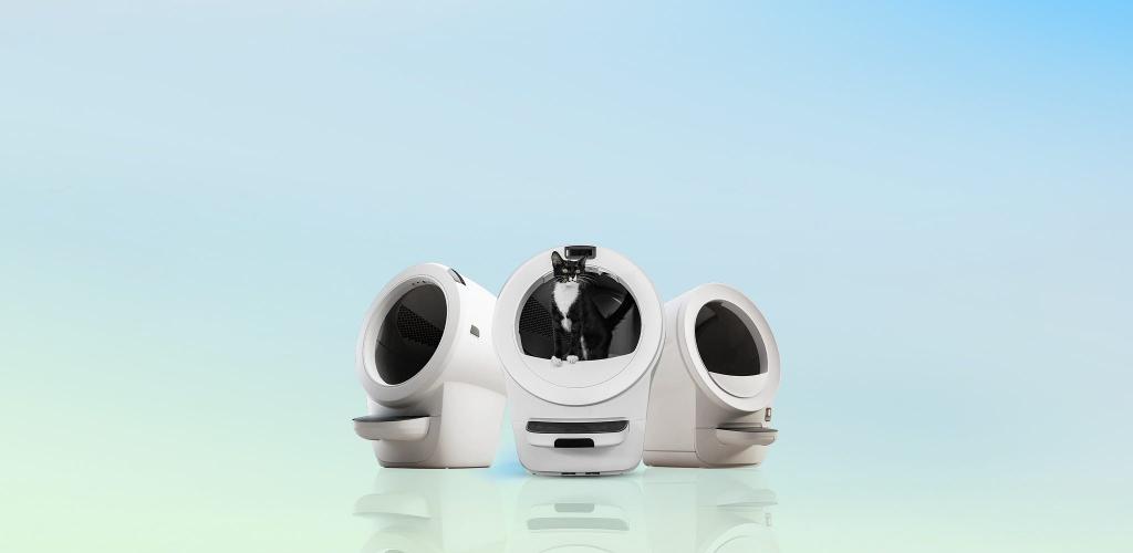 kitten inside Litter-Robot 5 the HSA FSA eligible automatic litter box